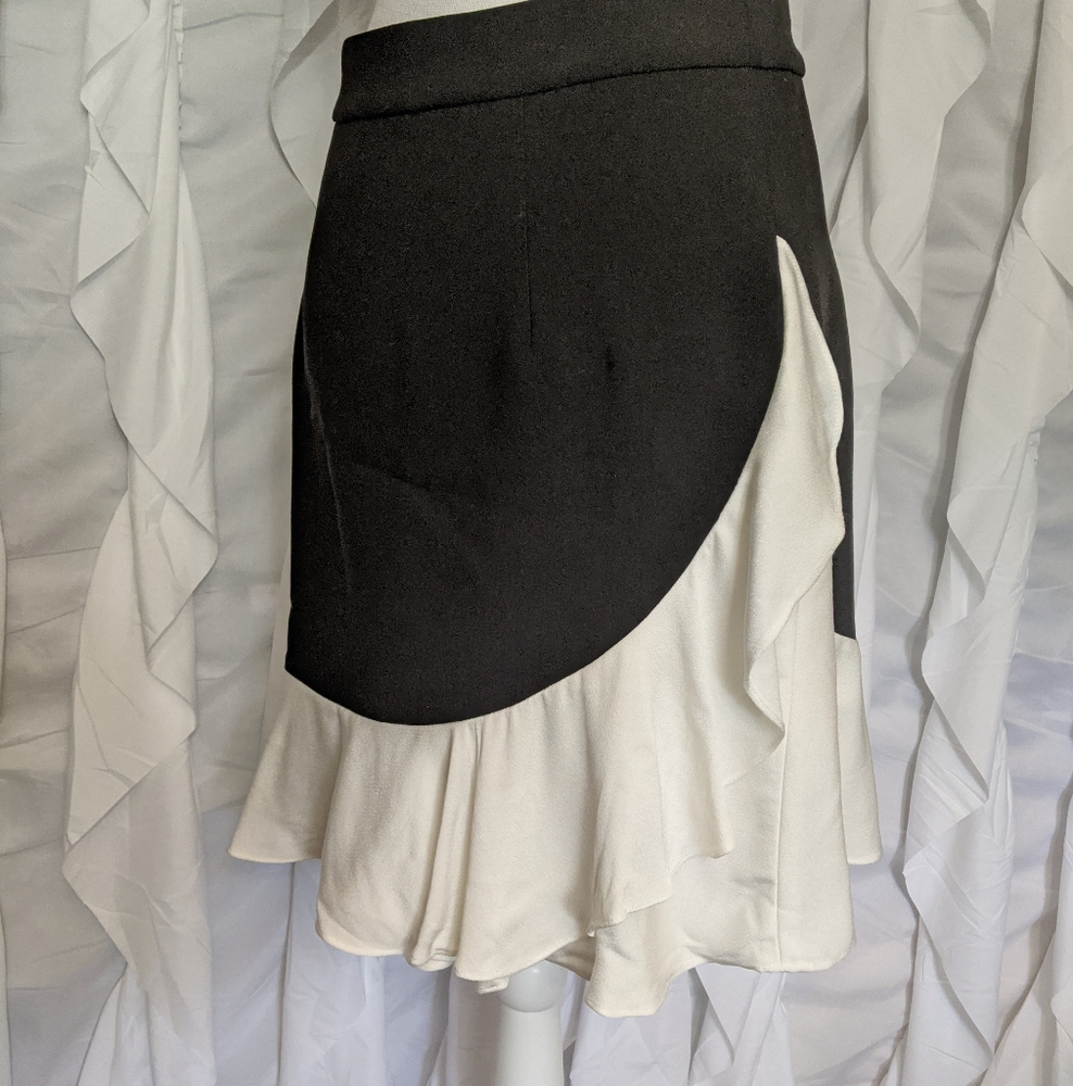 Kate Spade crepe ruffle skirt - Picture 2 of 8